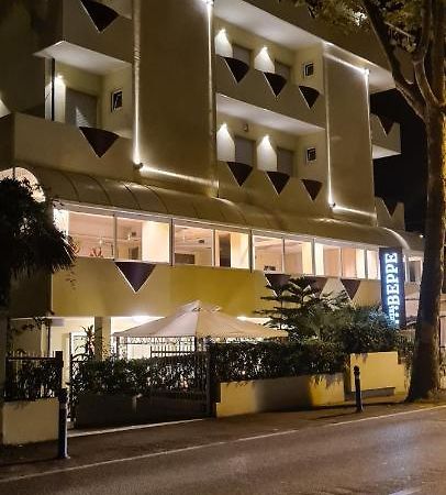Hotel Beppe リミニ エクステリア 写真