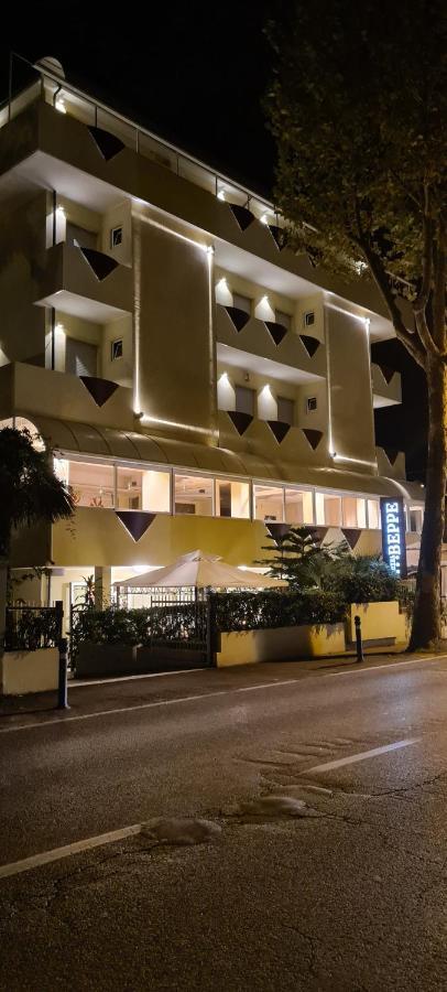 Hotel Beppe リミニ エクステリア 写真