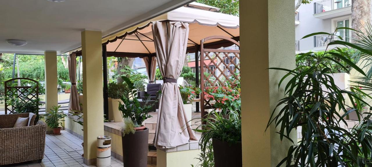 Hotel Beppe リミニ エクステリア 写真