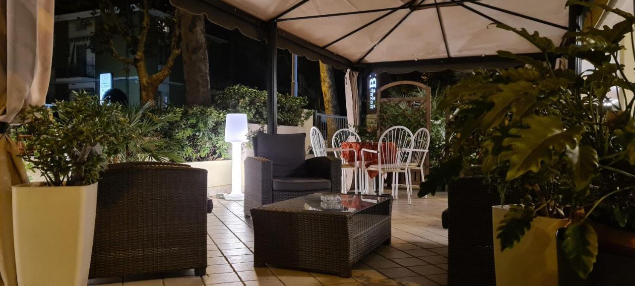 Hotel Beppe リミニ エクステリア 写真