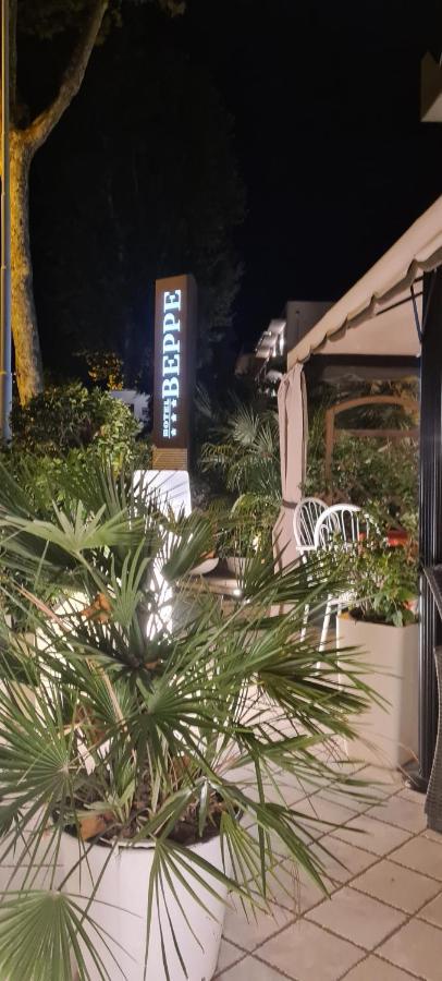 Hotel Beppe リミニ エクステリア 写真