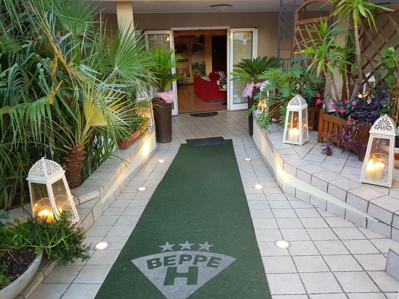 Hotel Beppe リミニ エクステリア 写真